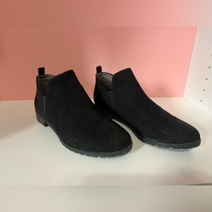 Dr. Scholl's Textured Black Ankle Boots